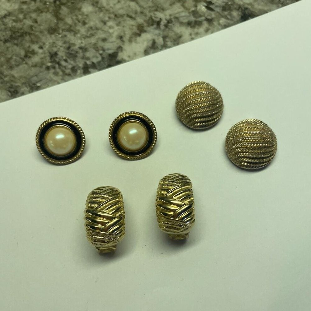 Lot Of 3 Pretty Vintage - Modern Costume Earrings Vintage Clip On Gold Tone